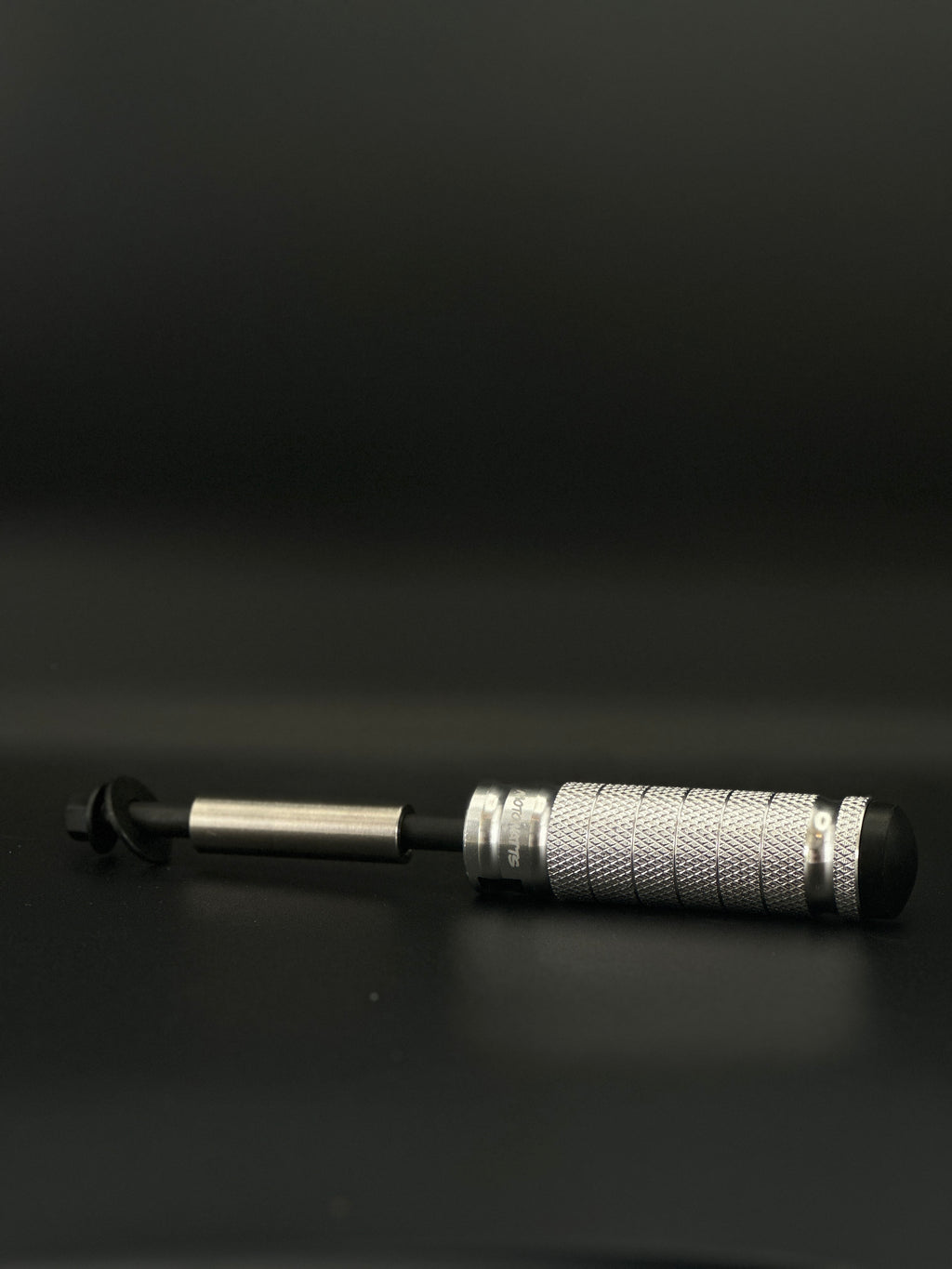 Bolt on Razor Footlock