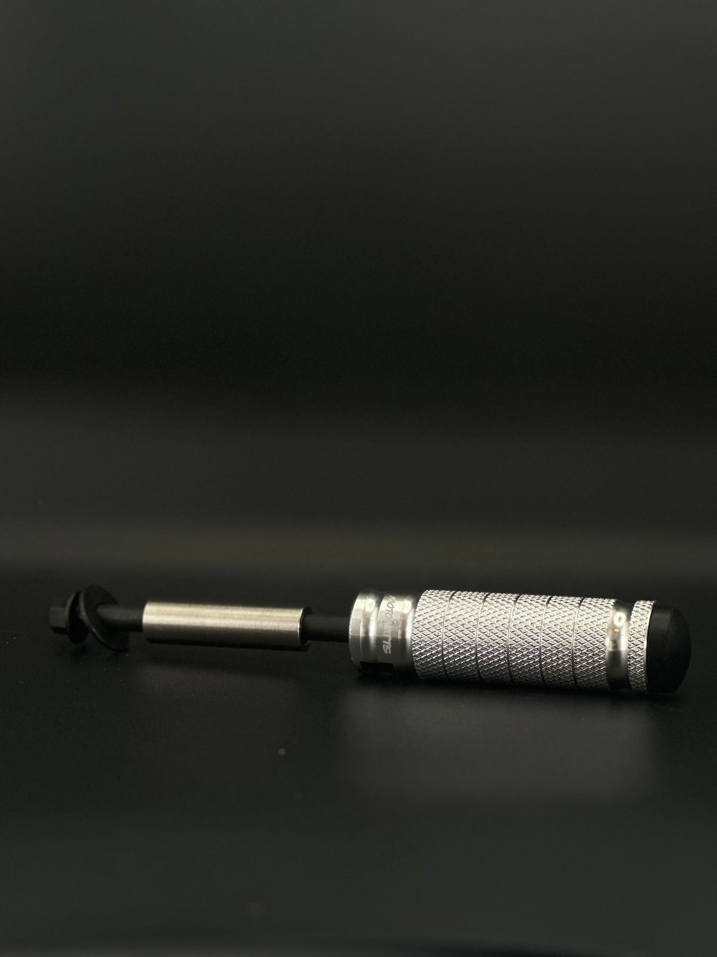 Bolt on Razor Footlock