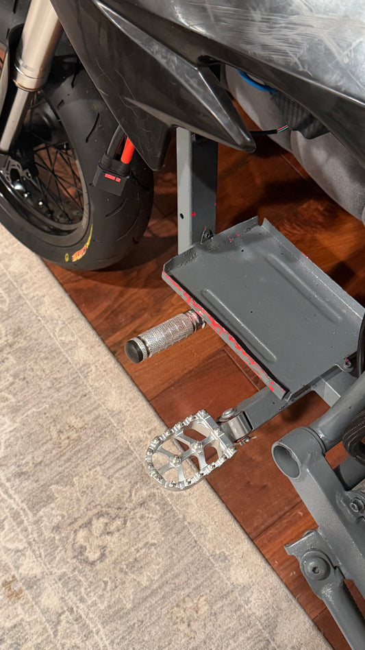 Bolt on Razor Footlock