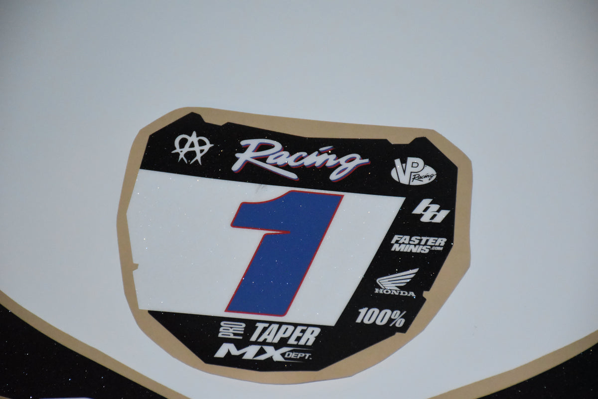 VP Racing CRF50/Razor graphics kit – front number plate close-up