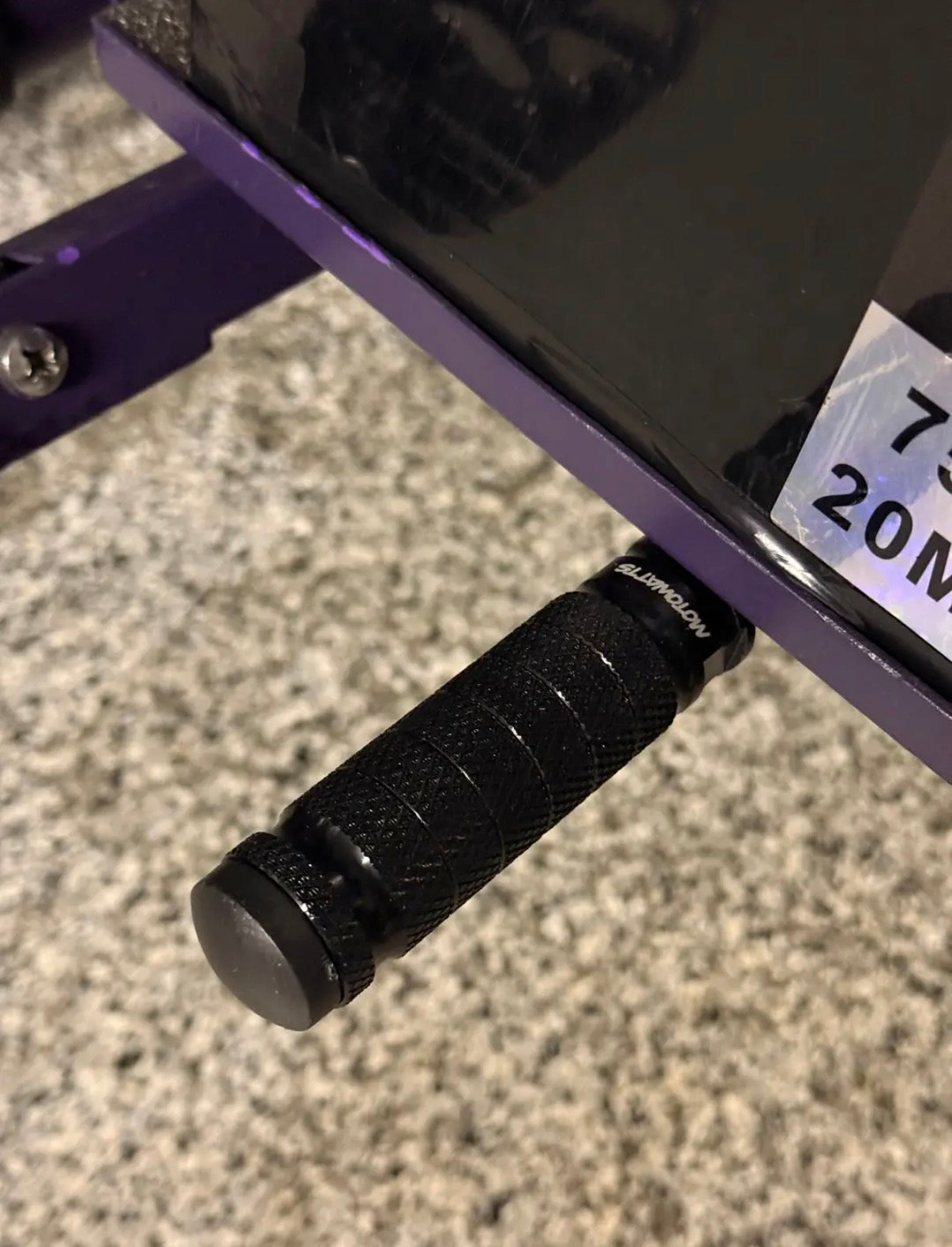 Bolt on Razor Footlock